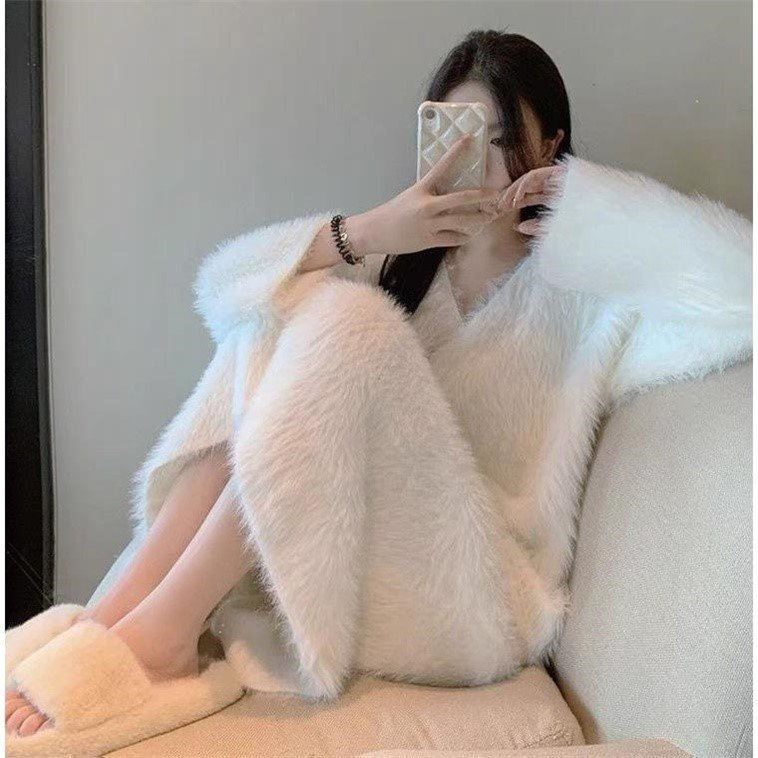 秋と冬の女性のための怠惰なスタイルの白い毛皮のようなニットドレス新しいスタイルの優しい膝を覆うヒップミッドレングスのセータースカート