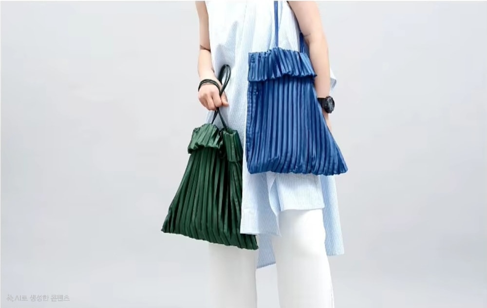 FW プリーツバッグ 光沢素材