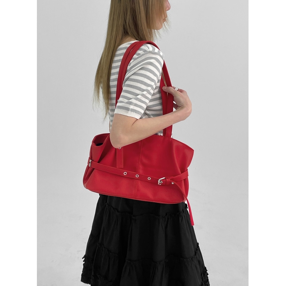 ブラックアップ レザー バックル ショルダーバッグ ロミナット