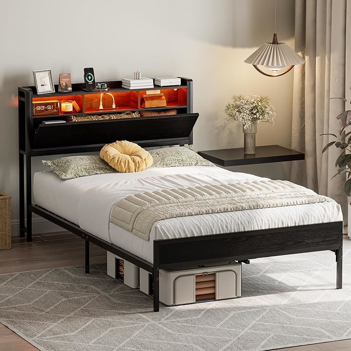 ベッドフレーム 収納宮棚付き パイプベッド コンセント付き シングルベッド スチールベッド LEDライト付き 2段階高さ調整 頑丈 カビ防止 安定性 耐久性 (ブラック, セミダブル)