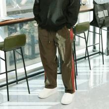 WBHラインポイントコーデュロイパンツ