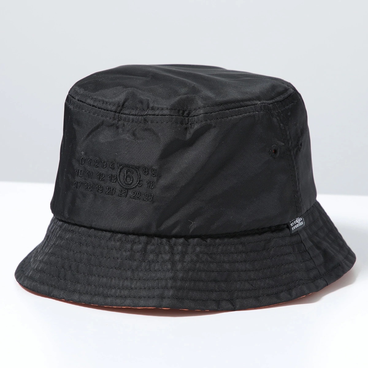 MM6 エムエムシックス メゾンマルジェラ バケットハット SH0TC0011 M35794 レディース ナイロン ナンバーロゴ 刺繍 帽子 900 SH0TC0011M35794900