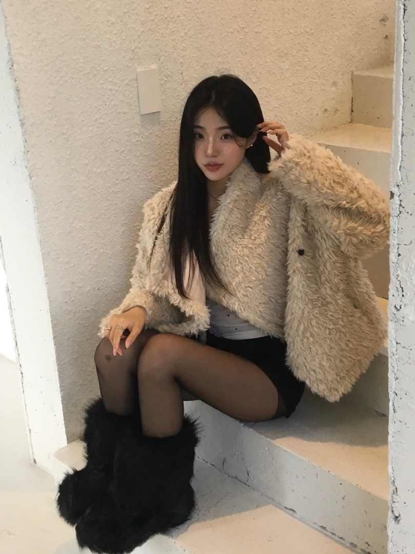 #社長pick[*高クオリティ/ファームートン] ツーボタン ハイネック スエード ボクシルファー ムートン-one color