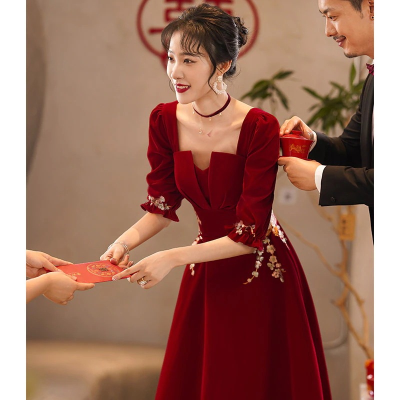 お色直しドレス 新婦 ワインレッド イブニングドレス ロング スタイル見え 2026 春 結婚 お色直し 中式 気品