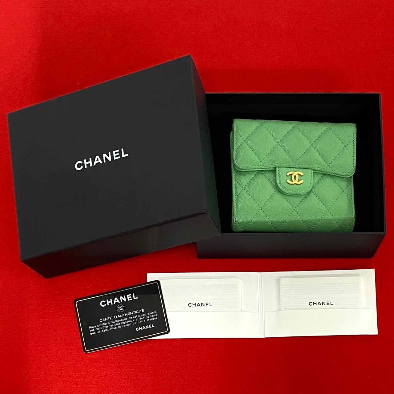 マトラッセ ココマーク二つ折り財布 マットキャビアスキン グリーン 156-1