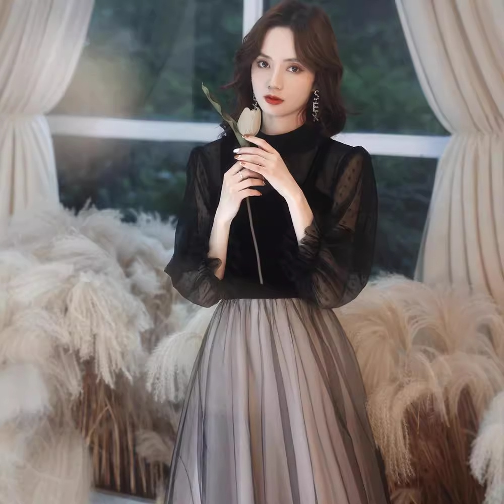 女性用ブラックイブニングドレス2025新しいスタイルオーラクイーン妖精気質スリムホストロングハイエンドテクスチャ春