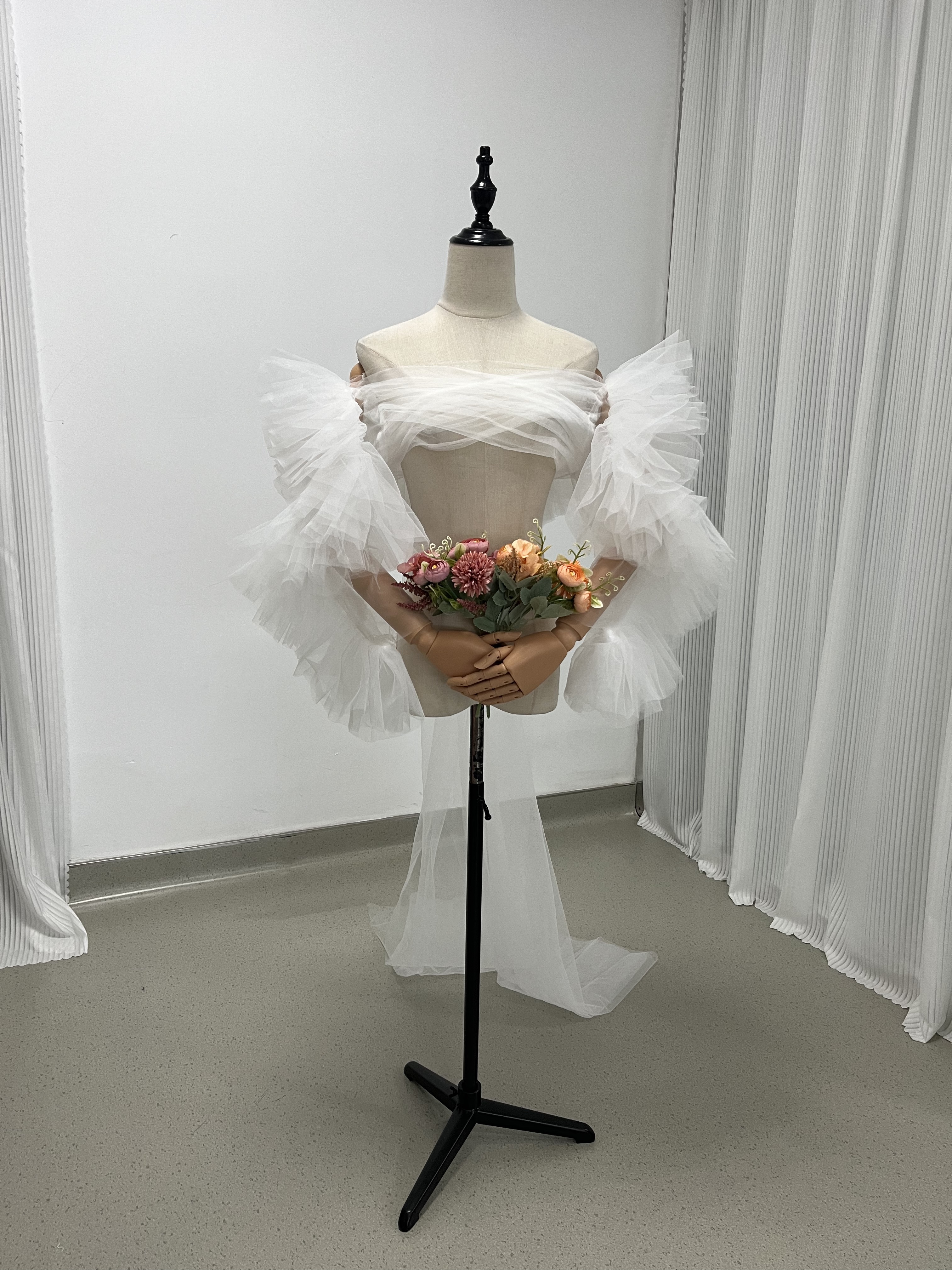 人気上昇！ドレスアレンジ用トップス ボレロ ソフトチュールポンチョ ロングトレーン 花嫁 お色直し