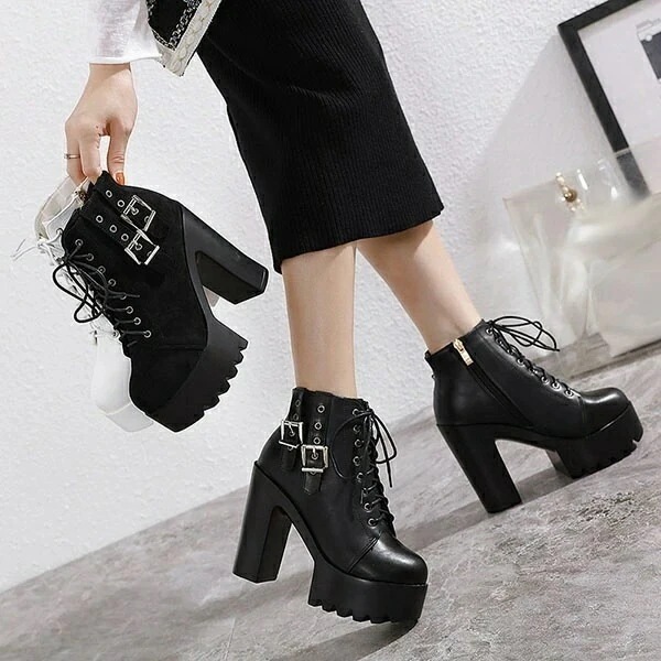 【幸運】厚底 ブーツ トラックソール ショートブーツ レディース レースアップブーツ サイドジップ エンジニアブーツ 太いヒール チャンキーヒール 靴 シューズ 脚長効果 ブラック ホワイト