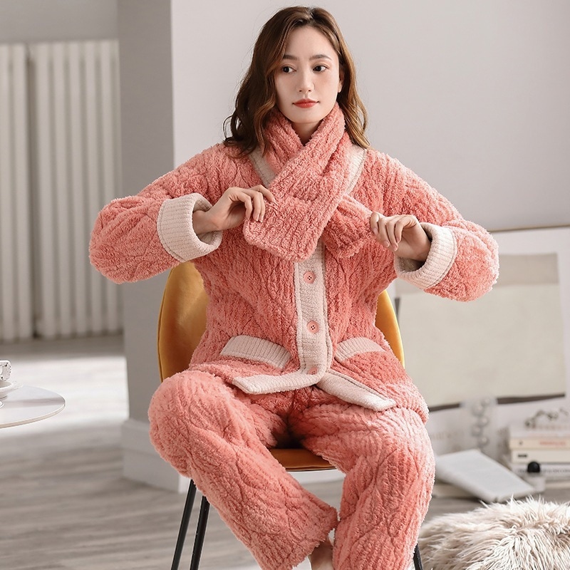 ロングパイル綿入りパジャマ女性冬にベルベットを厚くした三層綿入りフランネルの家庭服セットを大きくした