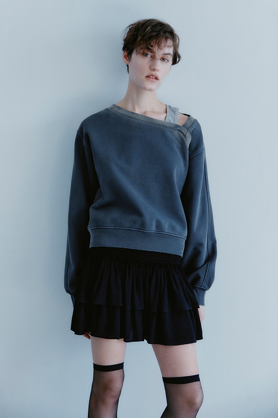 【INSILENCE】 FADE WASHING SWEATSHIRT : CHARCOAL