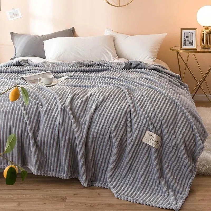 ブランケットウォームサンゴの薄い毛布一人用エアコンタオルケット昼寝フランネルオフィスの小さな毛布ブランケットシングルブランケット薄手昼寝ブランケット昼