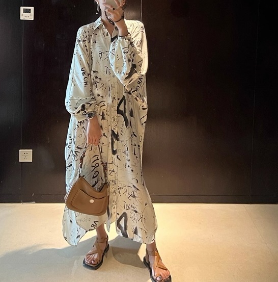 ワンピース レディース シャツ シャツワンピース 個性的 春服 夏服 2色 マキシ丈 丈長 長袖 襟付き レギュラーカラー BIGシルエット 落ち感 インスタ映え SNS 映え 写真 映え 涼しい 涼