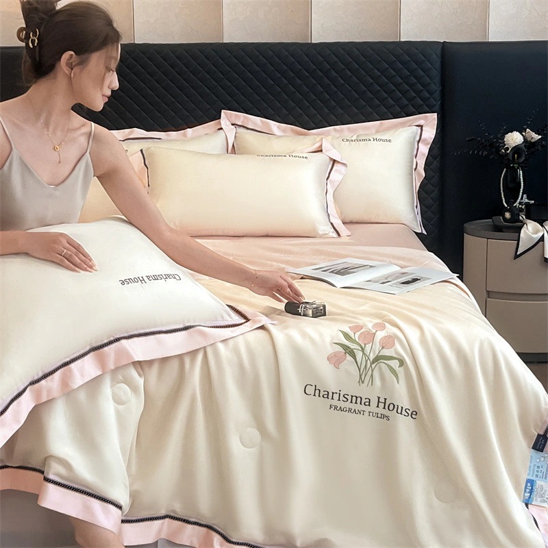 【超お得1つ買うと10個もらえる】メガ割夏の刺繍 洗えるテンセル夏掛け布団 冷房掛け布団 洗濯機OK ヌード 睡眠 涼感 アイスシルク 冷房掛け布団 4点セット