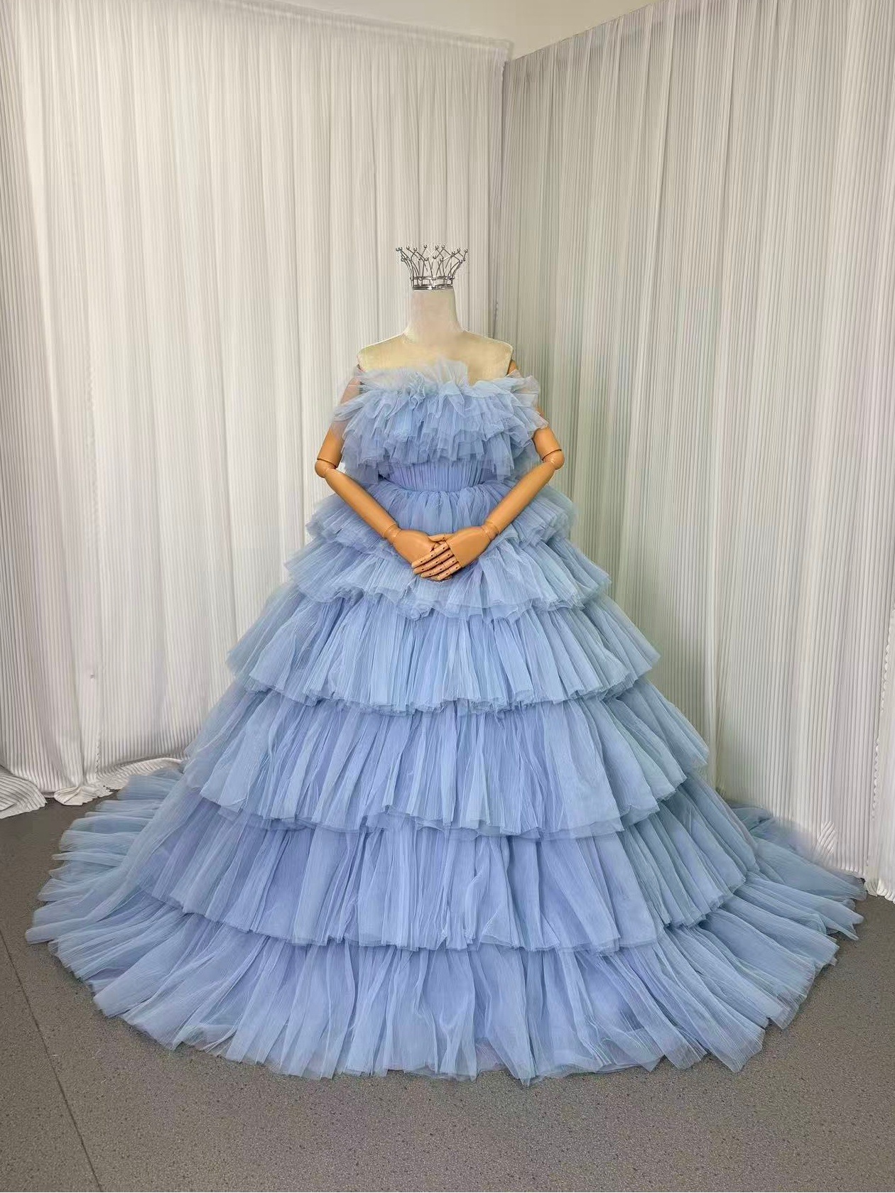 カラードレス ブルー ベアトップ プリーツスカート ハイウエスト 柔らかく重ねたチュールスカート 編み上げ 花嫁