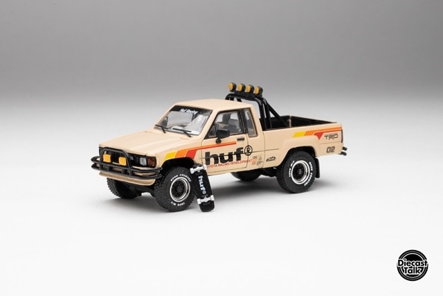 ゲインコーププロダクツ 1/64 トヨタ ハイラックス SR5 4X4 HUF x DiecastTalk特注品【DTGHUF-003】 ミニカー DTGHUF-003 トヨタ ハイラックス SR5