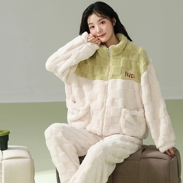 パジャマ レディース 冬 ルームウェア フランネル 長袖 暖かい 上下セット 前開き 裏起毛 部屋着 大きいサイズ 厚手 着る毛布 保暖 防寒 可愛い おしゃれ 寝間着 寝巻き 婦人 女性 彼女 妻