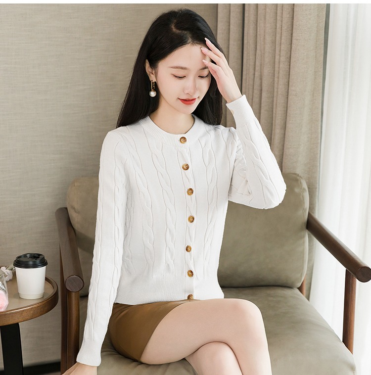 トップス ニット カーディガン 長袖 ラウンドネック 細身 フェミニン 前開き ケーブルニット 伸縮性 大人可愛い きれいめ シンプル 20代 オルチャン ボタン 無地 おしゃれ こなれ感 ママ 春