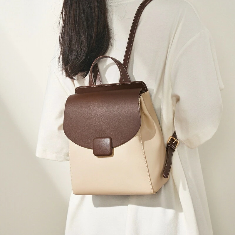 数量限定 リュック バックパック レディース リュックサック 本革 大容量 かわいい おしゃれ 通学 女子 通勤 無地 リュックサック ビジネス 軽量 マザーズバッグ 旅行 大人 ギフト マザーズリュ