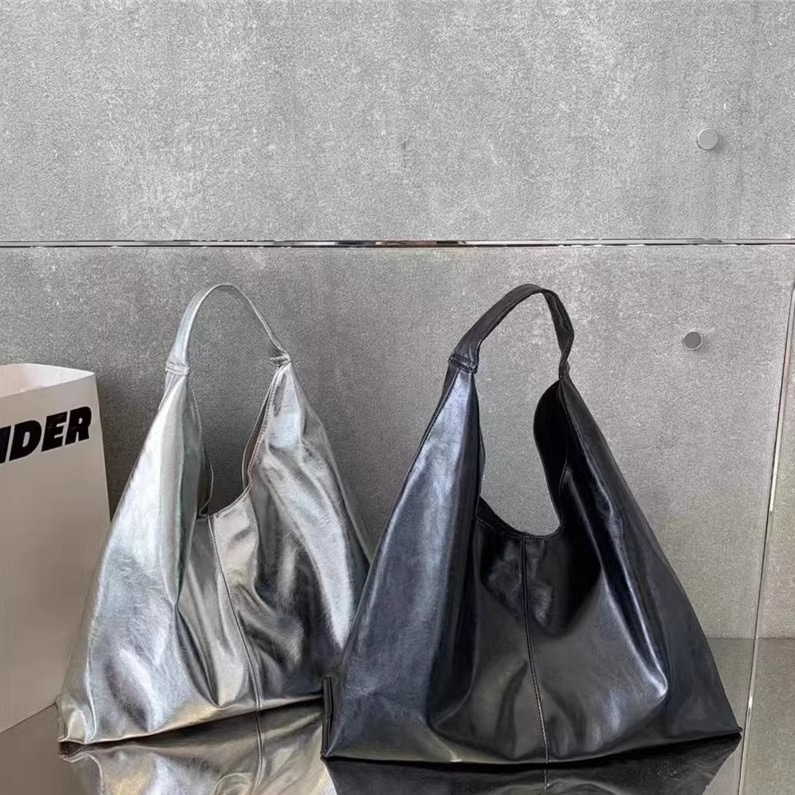 バッグ カバン レディース ショルダー ハンドバッグ 肩がけ 手持ち 多収納 便利 コンパクト 軽量 薄型 スリム 自立 スクエア 四角 チェーン 大人可愛い きれいめ お洒落 エスニック こなれ感