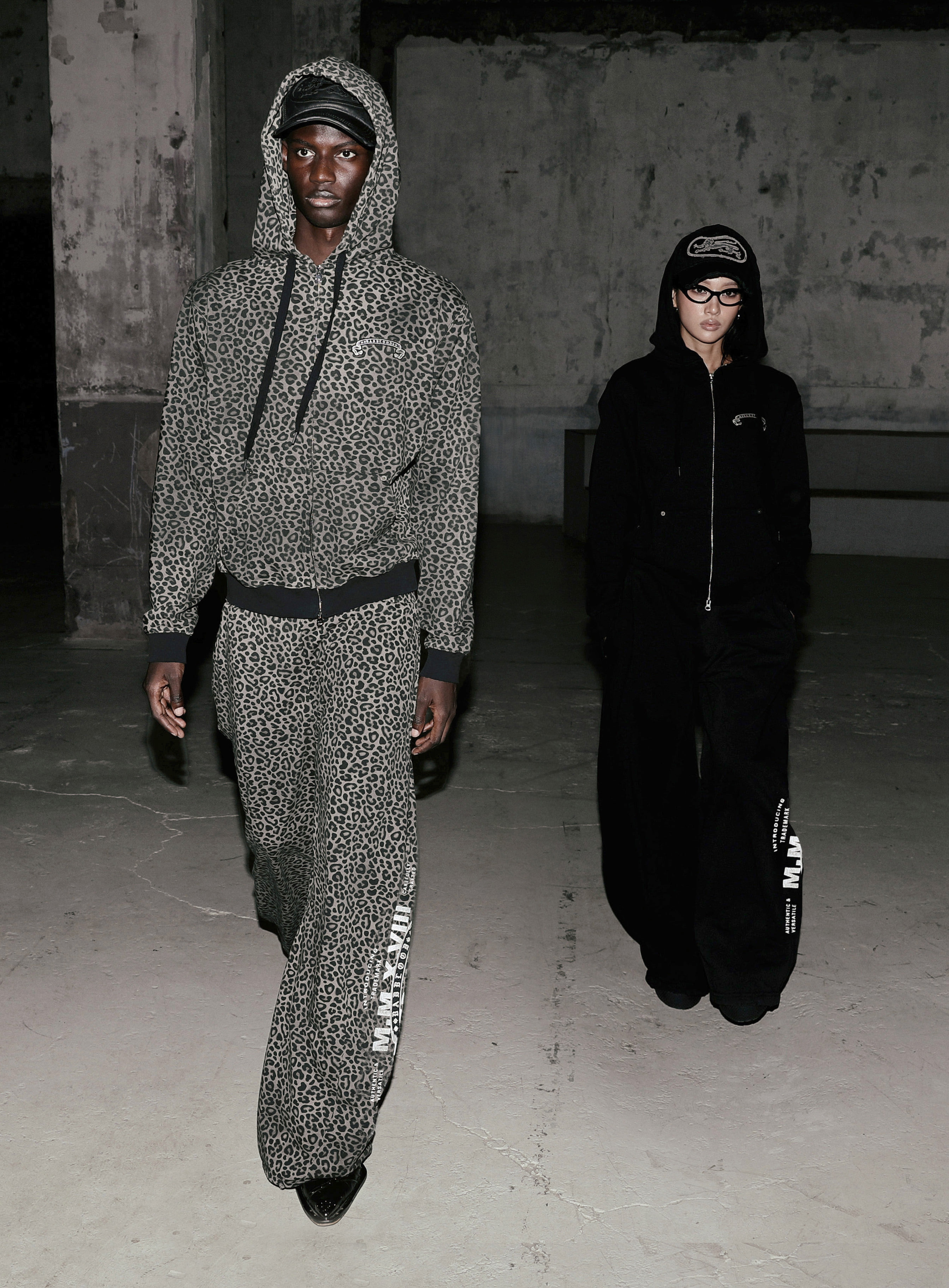 【BADBLOOD】 25FW VIPER LOGO HOOD ZIP-UP : 2COLORS