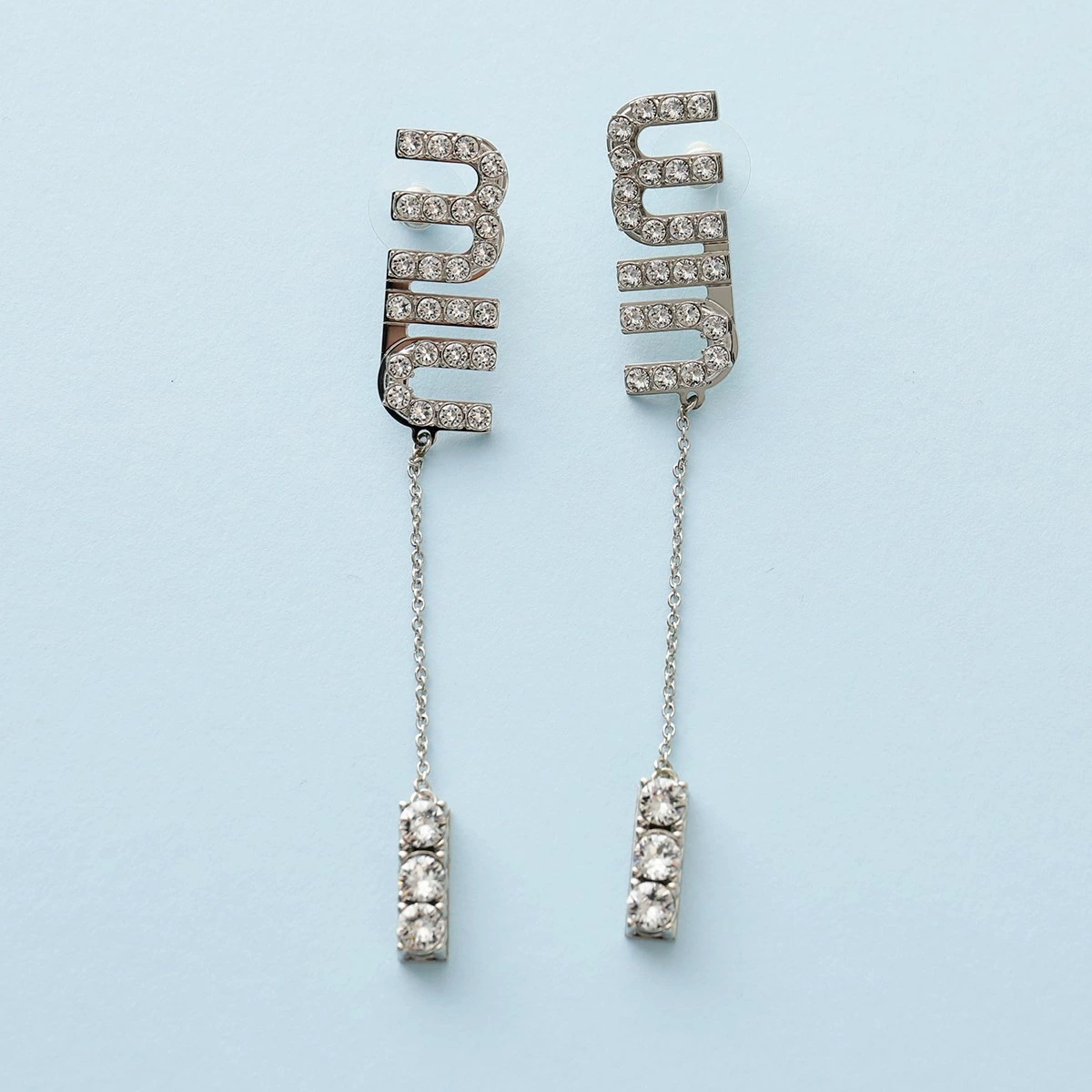 MIUMIU ミュウミュウ 5JO661 2DNC クリスタルチャーム付 ピアス アクセサリー F0OKL/ACCIAIO+CRYSTAL レディース