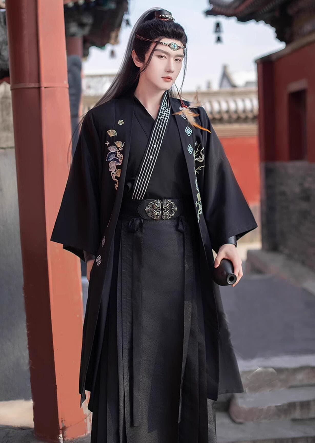 メンズ 漢服 中華コスプレ衣装 6点セット 黒 暗黒系 おしゃれ 交差襟 中国古代服 チャイナ服 エスニック刺しゅう ロング丈羽織カバー付き ベルト 袖カバー 豪華フルセット 唐 宋 中華時代劇 コス