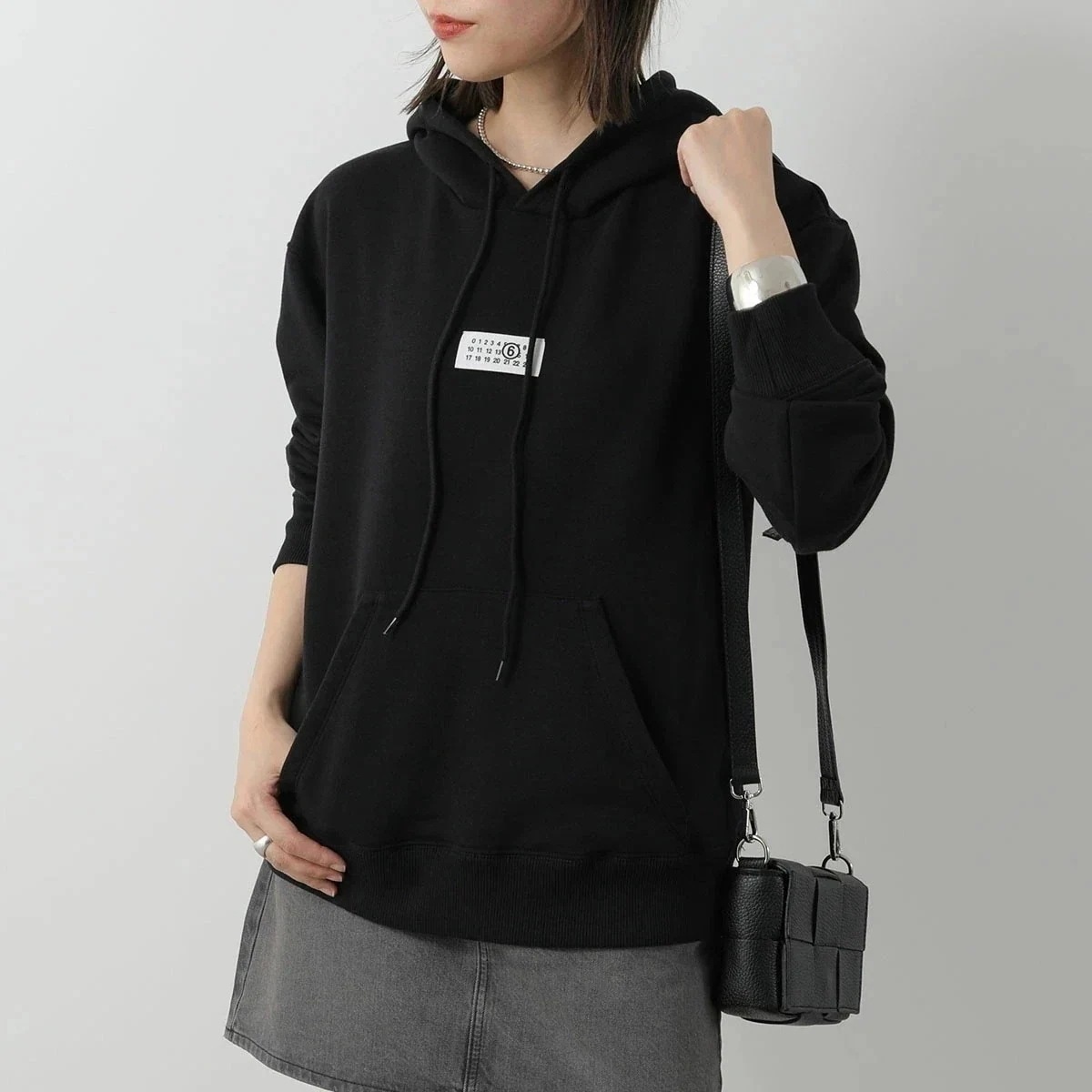 MM6 エムエムシックス メゾンマルジェラ パーカー SH0GU0019 S25606 レディース プルオーバー スウェット フーディ 長袖 ロゴ 900