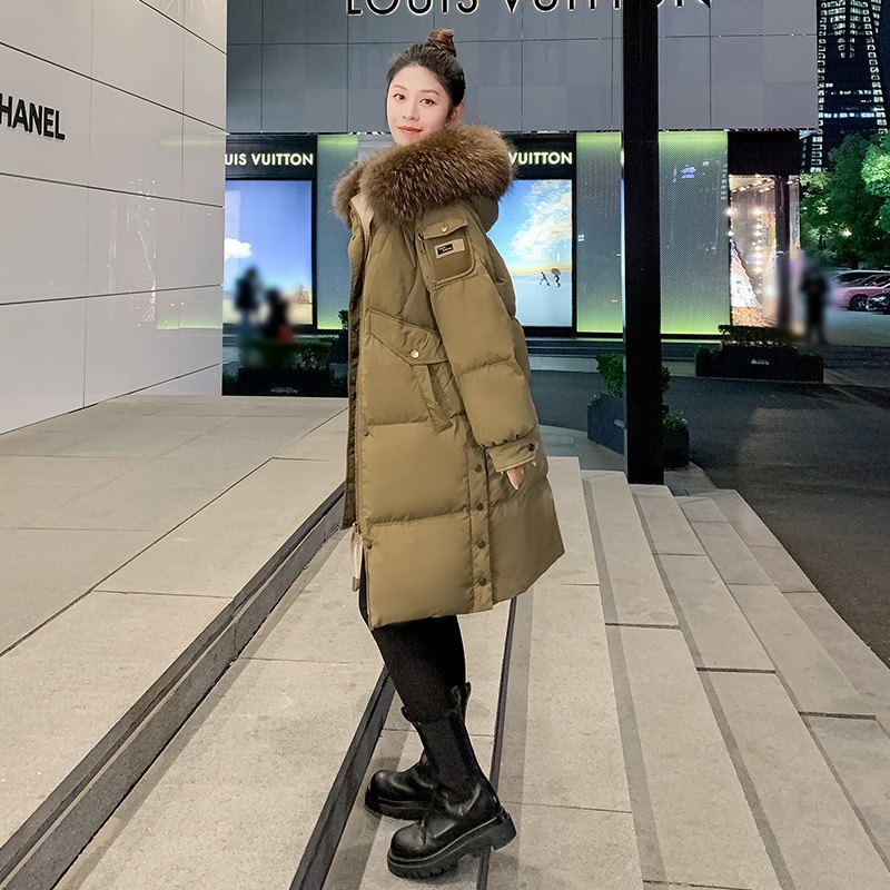 大きな毛皮の襟のダウンジャケットの女性のミドル丈 2024 冬の新しい韓国スタイルファッショナブルなハイエンドのホットスタイルルーズ肥厚ジャケット