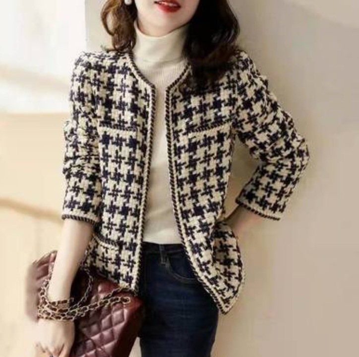 レディース ジャケット スーツ アウター 上着 前開き ノーカラージャケット ショート 長袖 Uネック ラウンドネック フェミニン コンサバ ツイード かわいい 大人可愛い きれいめ シンプル 上品