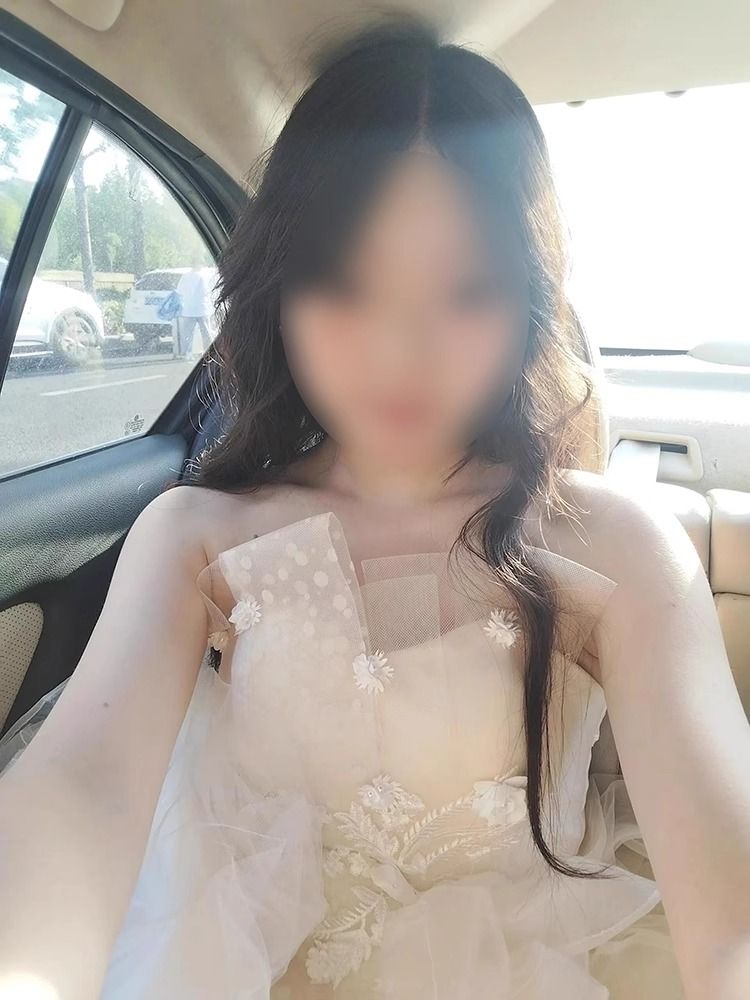 シャンパンカラープリンセスドレス誕生日大人ギフトふくらんでいるスカート学生アート試験ホスト