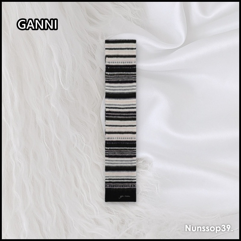 GANNI A6310 099 ストライプ ソフト ウール マフラー