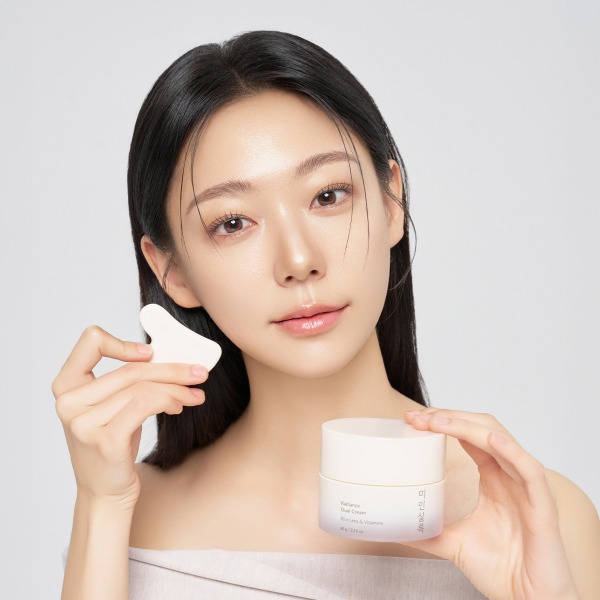 ミインシルオック(美人実録) ラディアンス デュアル クリーム 50ml.(2重機能性化粧品)