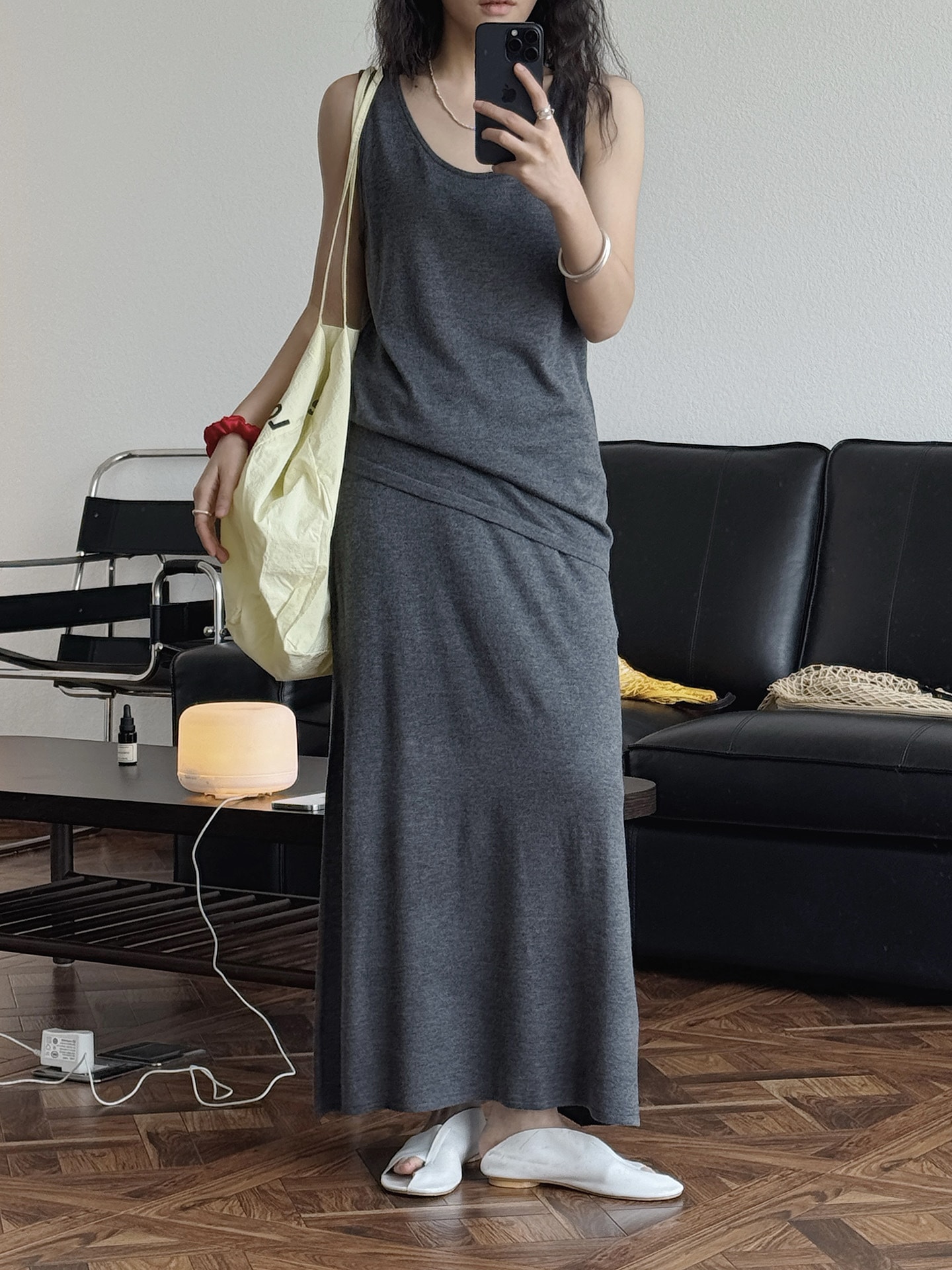 ルーヴル夏の新型韓国系気質の怠惰なウールU襟ベストA字半スカートが痩せているカジュアルスーツ女性