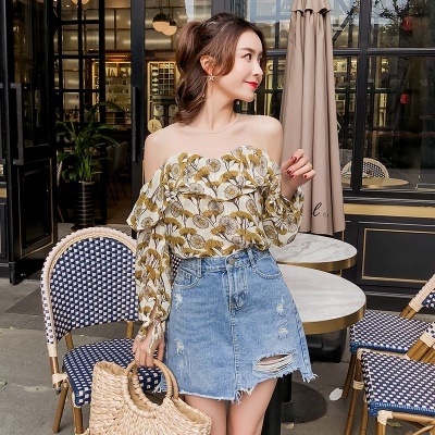 2467.オフショルダー風 パフスリーブ肩だしブラウス（イエロー）2019 春夏 sale お出かけ 普段使い 花柄