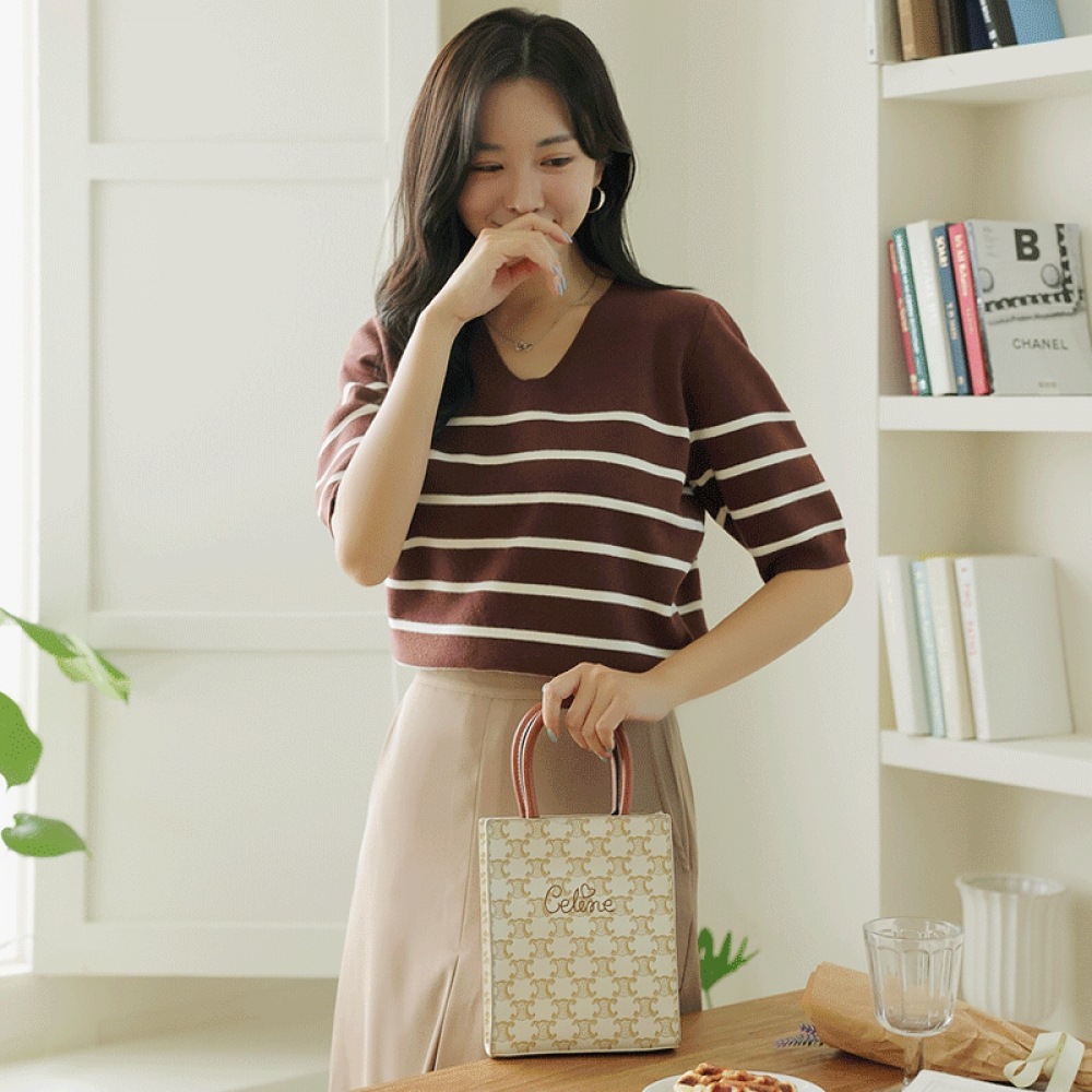 クリック＆ファニーバーンストライプラウンド＆Vネックニット