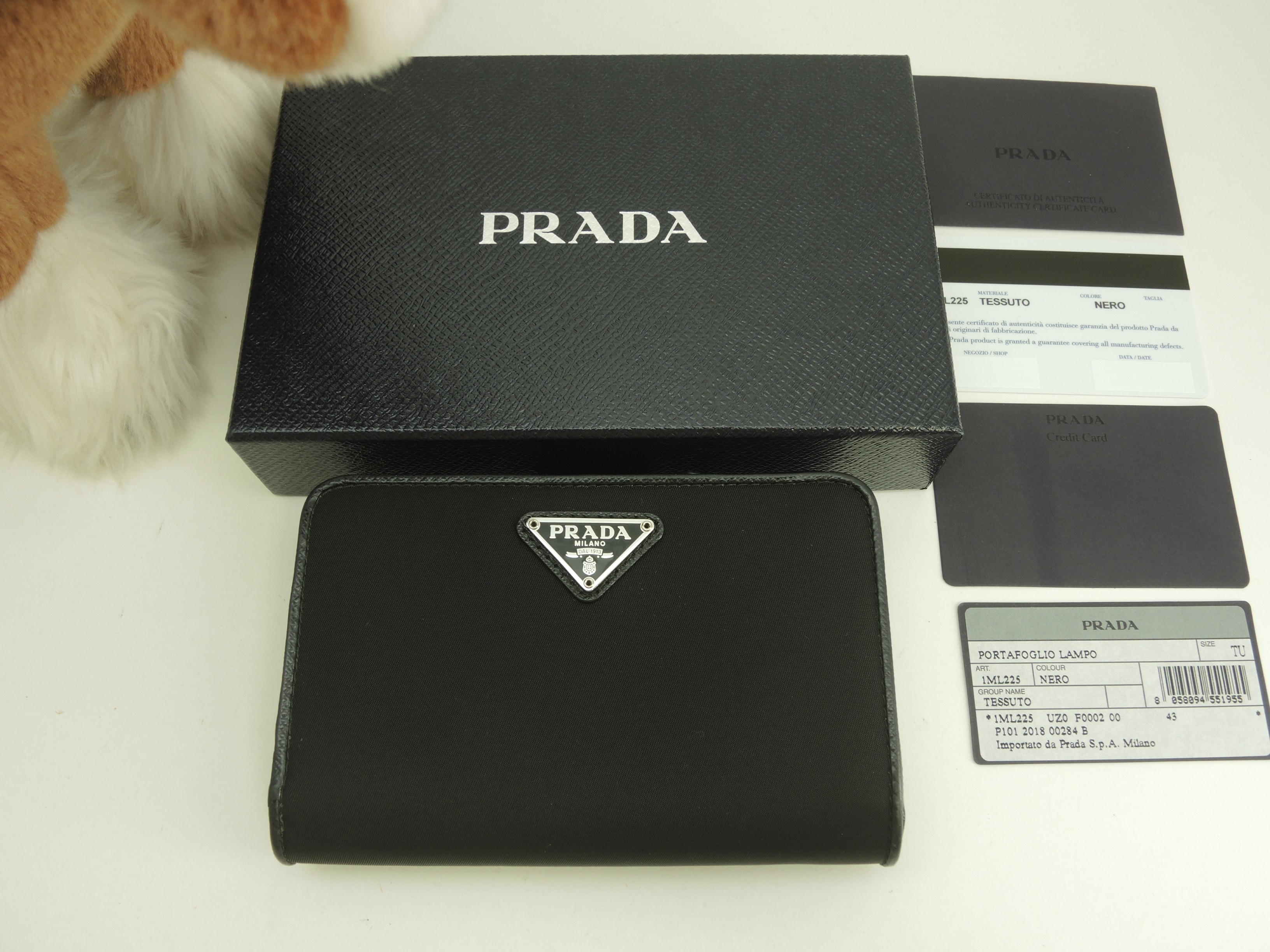 コンパクトウォレット 三角プレート テスート/サフィアーノ黒 L字2折財布 極美品@224 29,054円