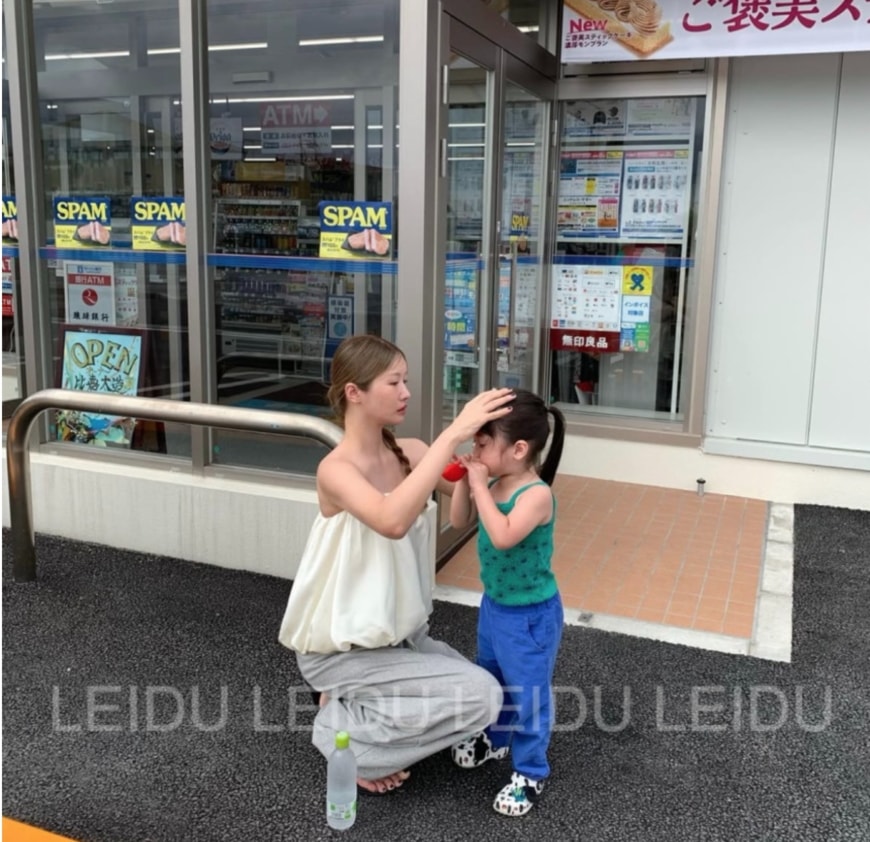 サテンチューブトップ 아웃핏 사틴 튜브 탑 (2colors)