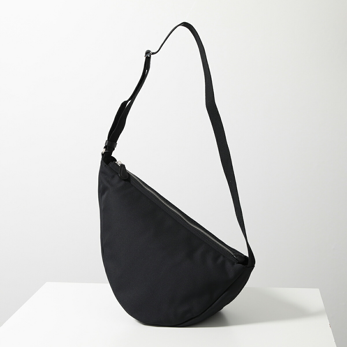 THE ROW ザ・ロウ ショルダーバッグ Slouchy Banana Two Bag W1304 W256 レディース クロスボディバッグ ナイロン 鞄 カラー2色