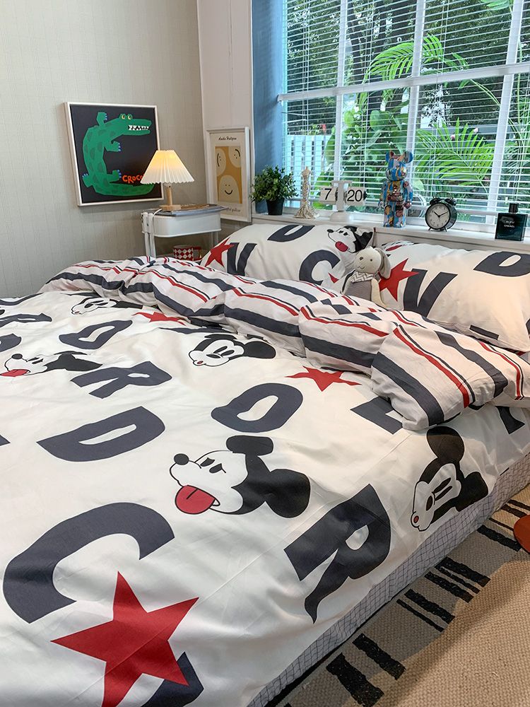 ２点で1oo円OFF！【最安値挑戦】かわいいアニメミッキー純綿ベッド4点セット布団カバー綿シーツベッド笠寮3点セット1.5メートル1.8 品質良い