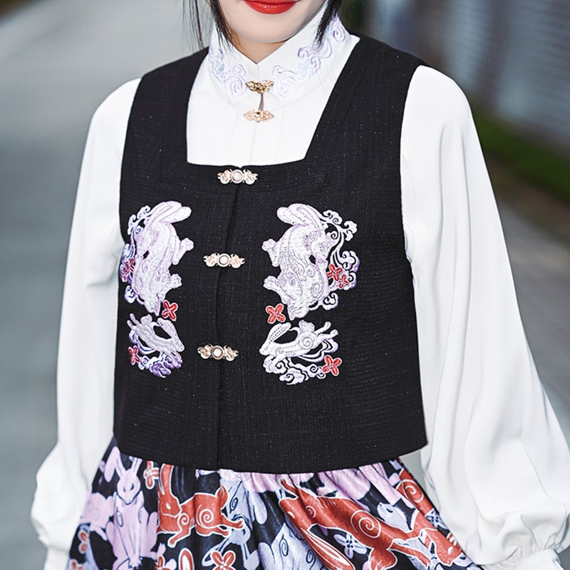 チャイナ風ベスト レディース シャツコーデ スクエアネックトップス 卯兎刺繍 合わせやすい チョッキ 漢服 明製 黒