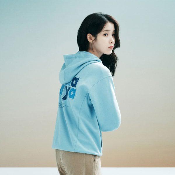 共用ヒマラヤグラフィックパーカー3 IU 長袖Tシャツ 1BYSSFU907