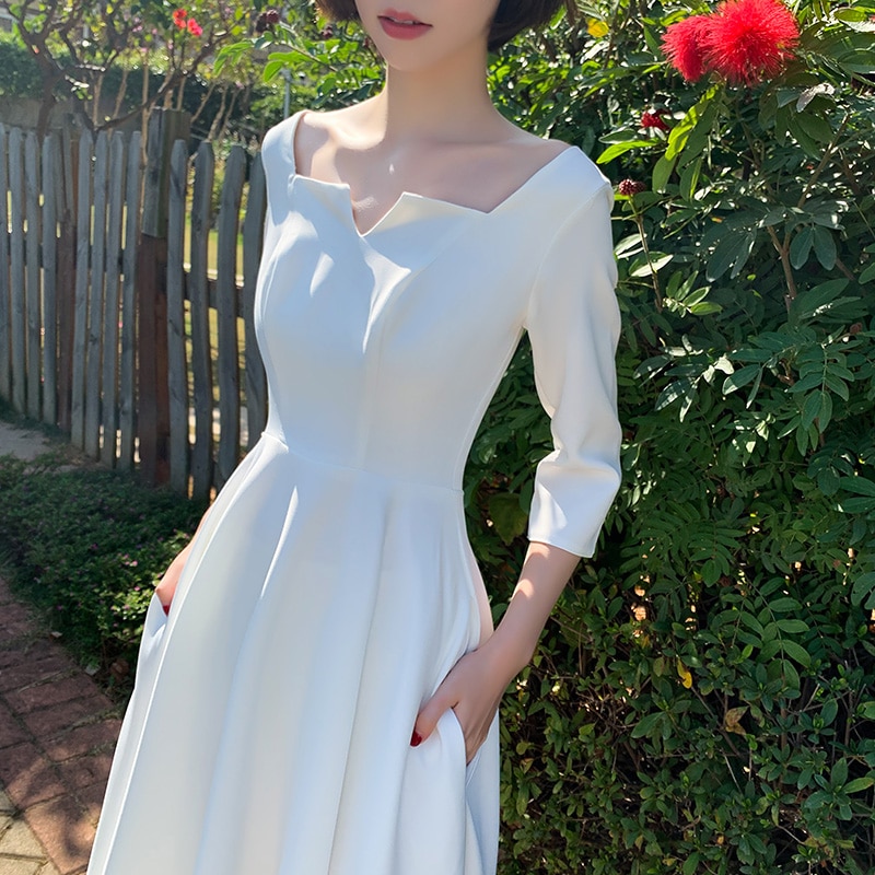 フランスの小さなドレス春と夏の気質スクエアカラー誕生日レディースパーティーシンプルでエレガントでエレ