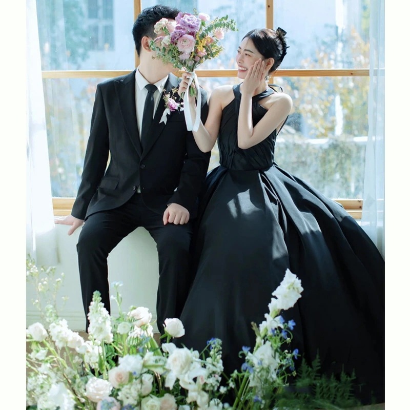 ウェディングドレス 二次会ドレス 黒 白 ホルターネック オフショルダー サテン ドレス 結婚式ドレス 二次会 ロングドレス ブラック ホワイト 無地 可愛い ノースリーブ ウェディング ドレス Aラ 8,143円