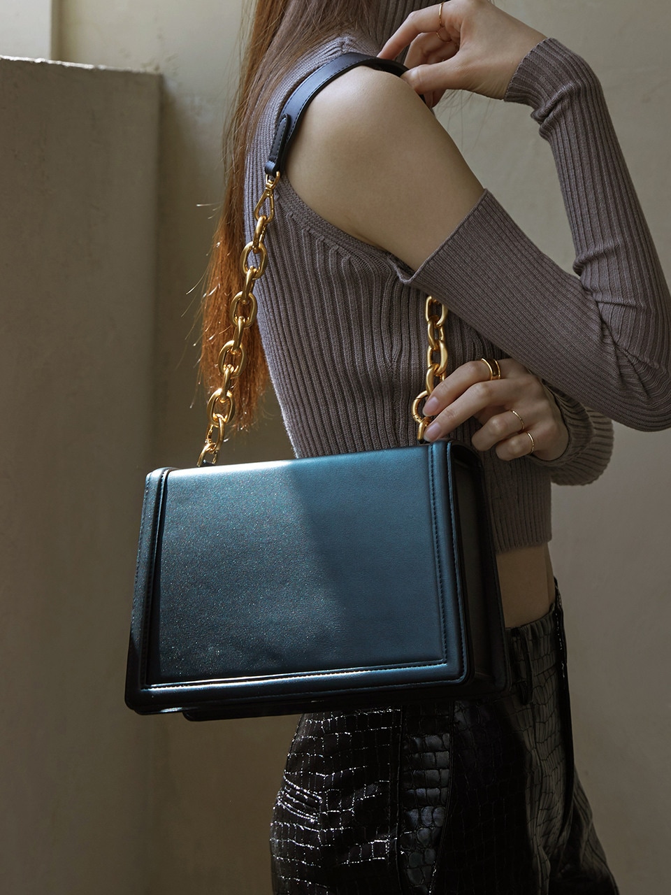 SEMICODE アコードミッドバッグラインダークブラック