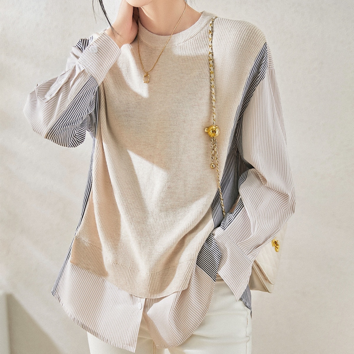 トップス セーター 長袖 クルーネック プルオーバー ミディアム丈 異素材ミックス 重ね着風 かわいい 大人可愛い きれいめ シンプル 上品 おしゃれ かっこいい カジュアル こなれ感 個性的 主役級