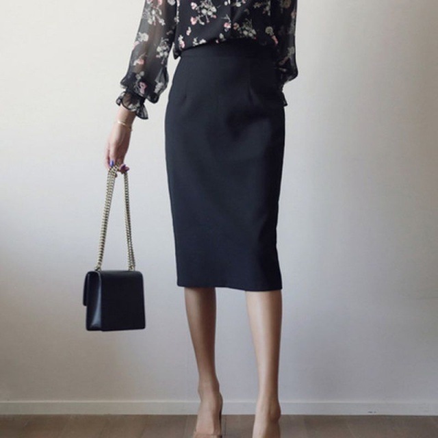 すっきりシルエット レディース スカート ボトムス タイトスカート ペンシルスカート 膝丈 膝下 ミモレ ミディアム丈 タイト スリム 細身 スマート スリット ハイウエスト バックファスナー 6,003円