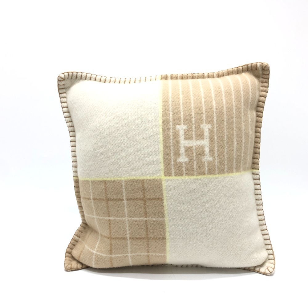 クッション アヴァロン カブリオル Hロゴ ウール/カシミヤ ベージュ