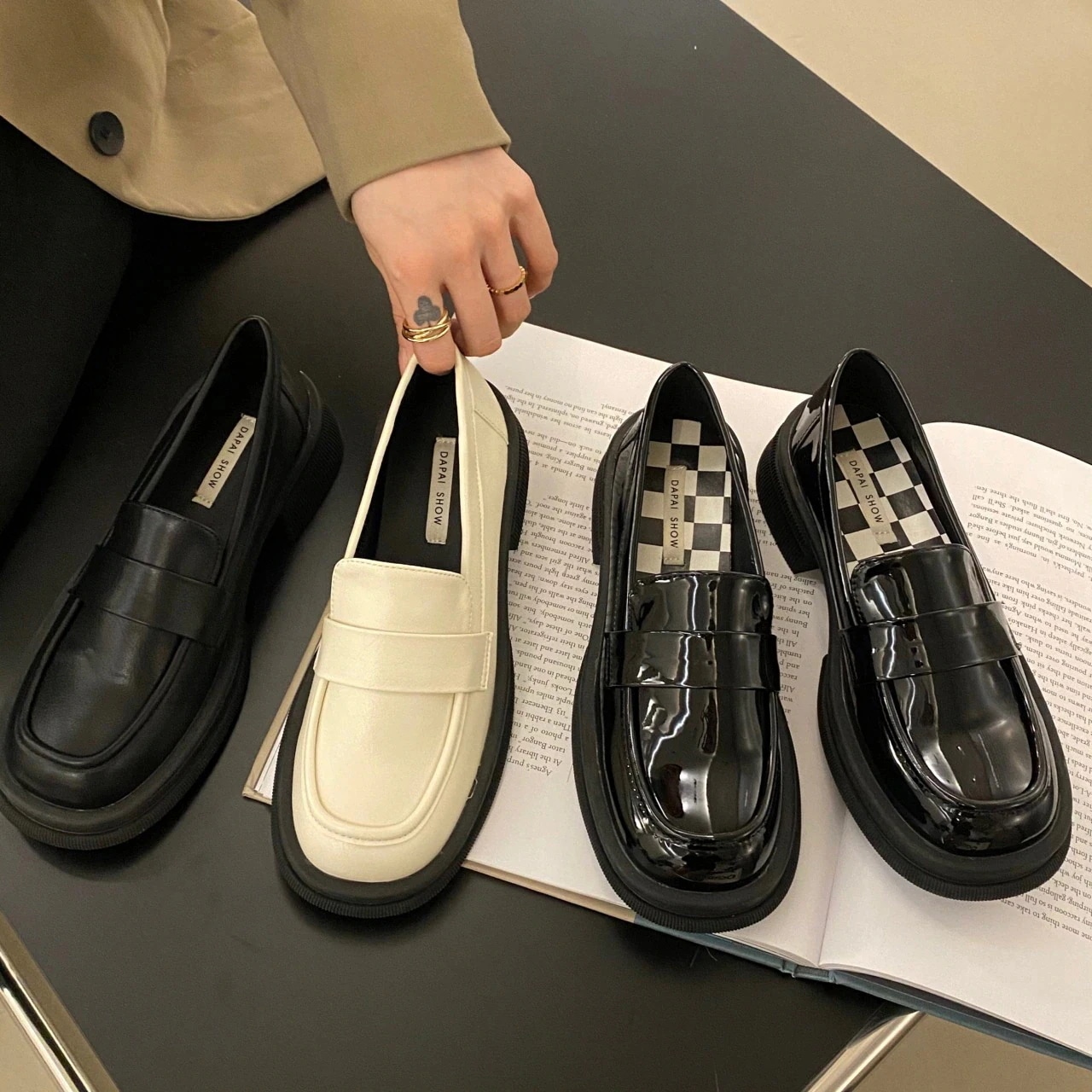 ローファーレースアップ百掛け おしゃれ 英伦風 革靴 通気性 シューズソフトレザークローズトゥ ショートブーツ