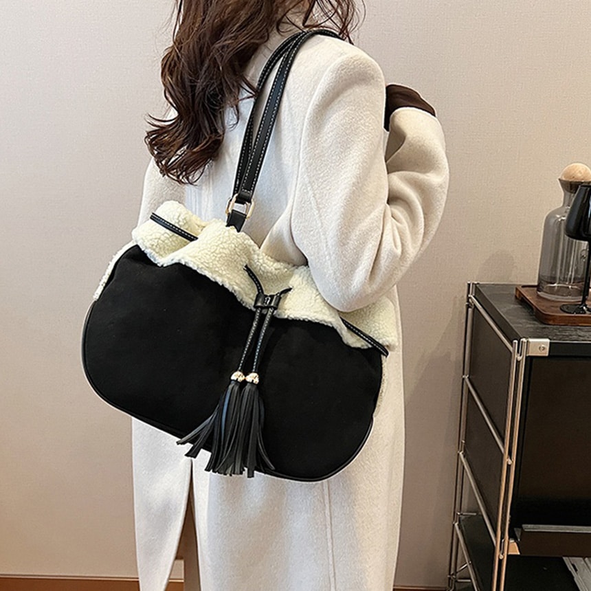 リプア ムートン エコスエード タッセル 冬ファー ショルダーバッグ 5,016円