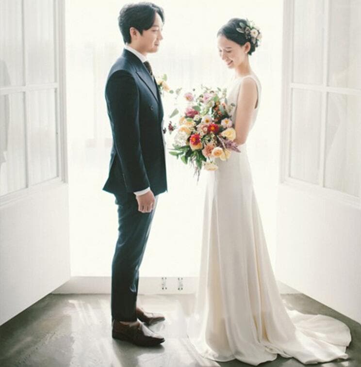 ウェディングドレス ノースリーブ 花嫁ドレス 二次会ドレス 後撮り 前撮り お呼ばれ 結婚式 スレンダーライン エレガント シンプル エンパイアライン 海外挙式 ハネムーン 披露宴 パーティー